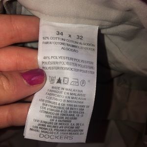 Men’s Dockers pants size 34 x 32 khaki
